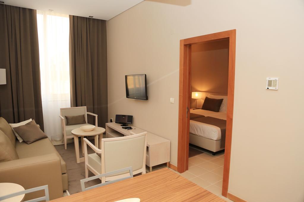 Fly Hotel Luanda Exterior foto