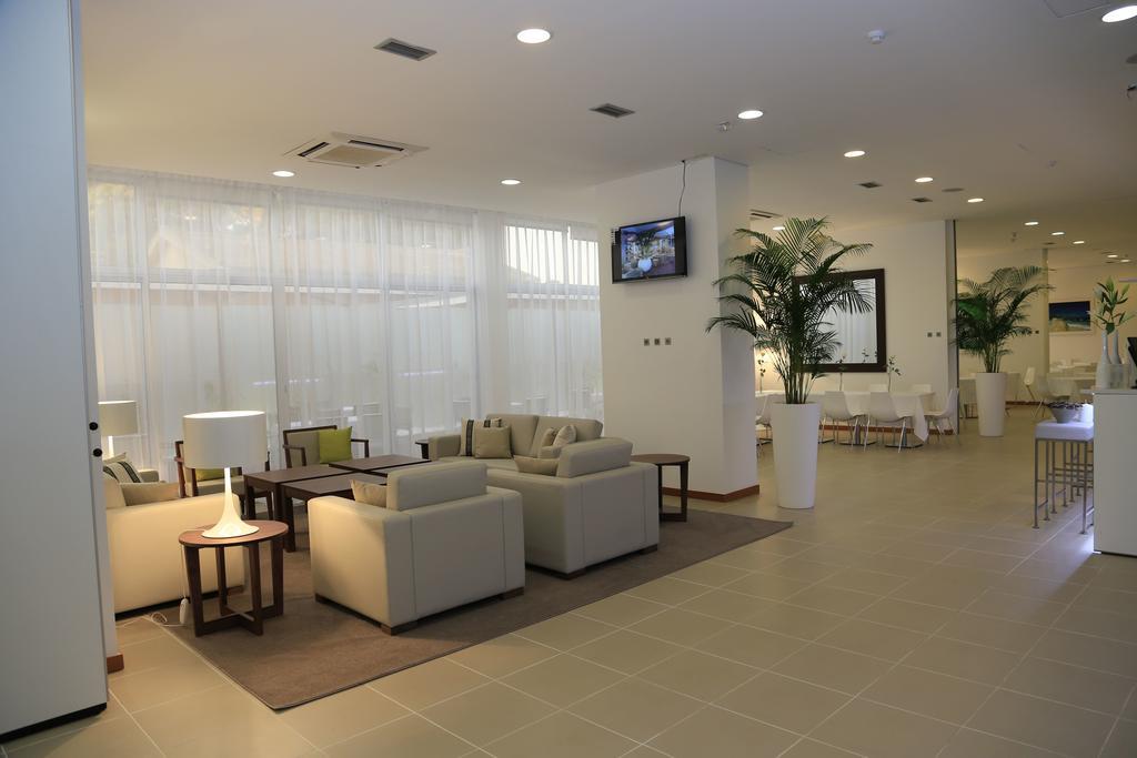 Fly Hotel Luanda Exterior foto