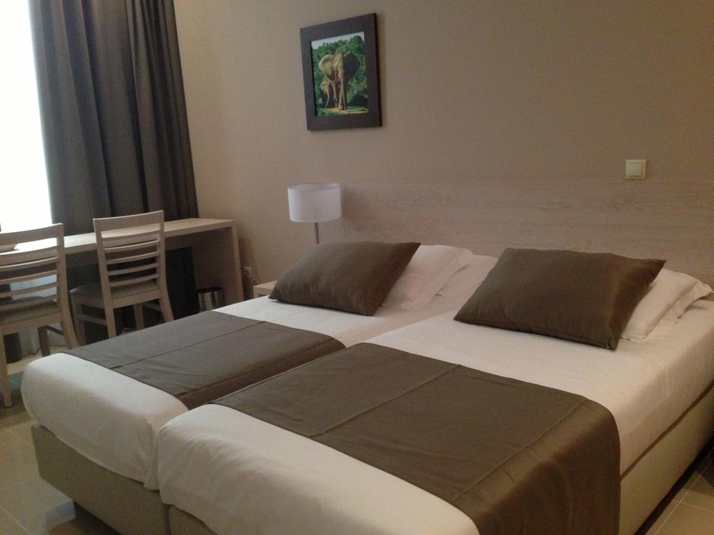 Fly Hotel Luanda Exterior foto