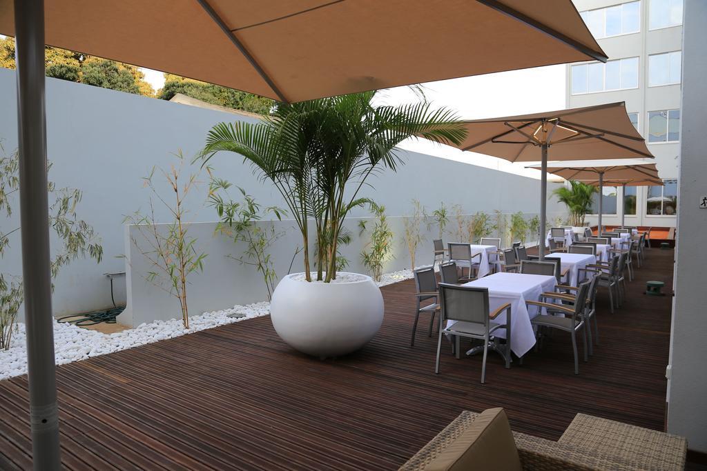 Fly Hotel Luanda Exterior foto