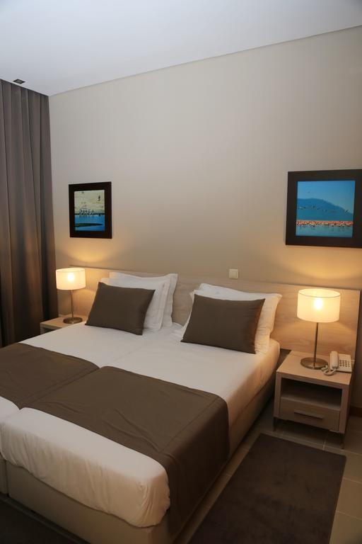 Fly Hotel Luanda Exterior foto