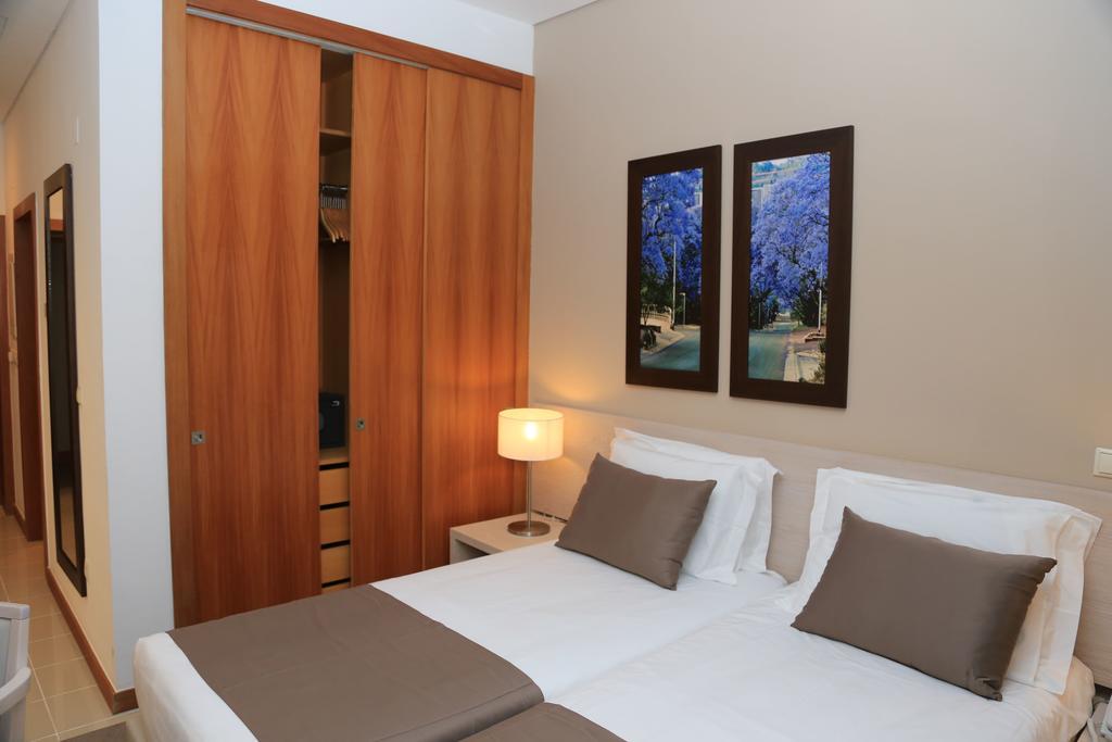 Fly Hotel Luanda Exterior foto