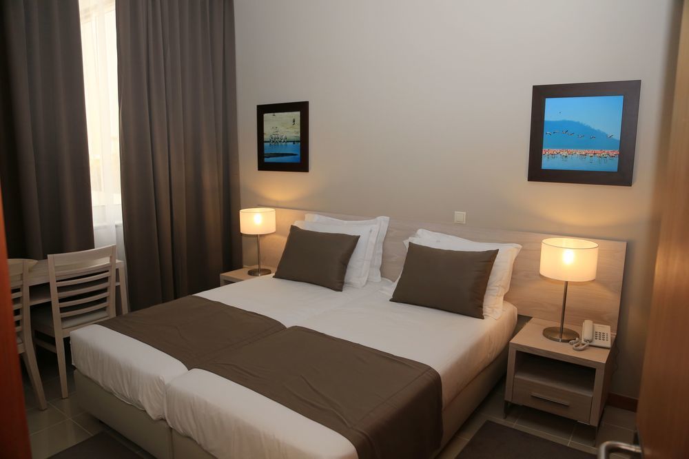 Fly Hotel Luanda Exterior foto