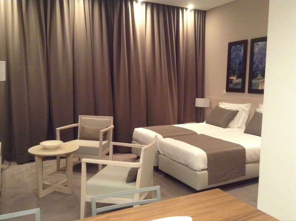 Fly Hotel Luanda Exterior foto